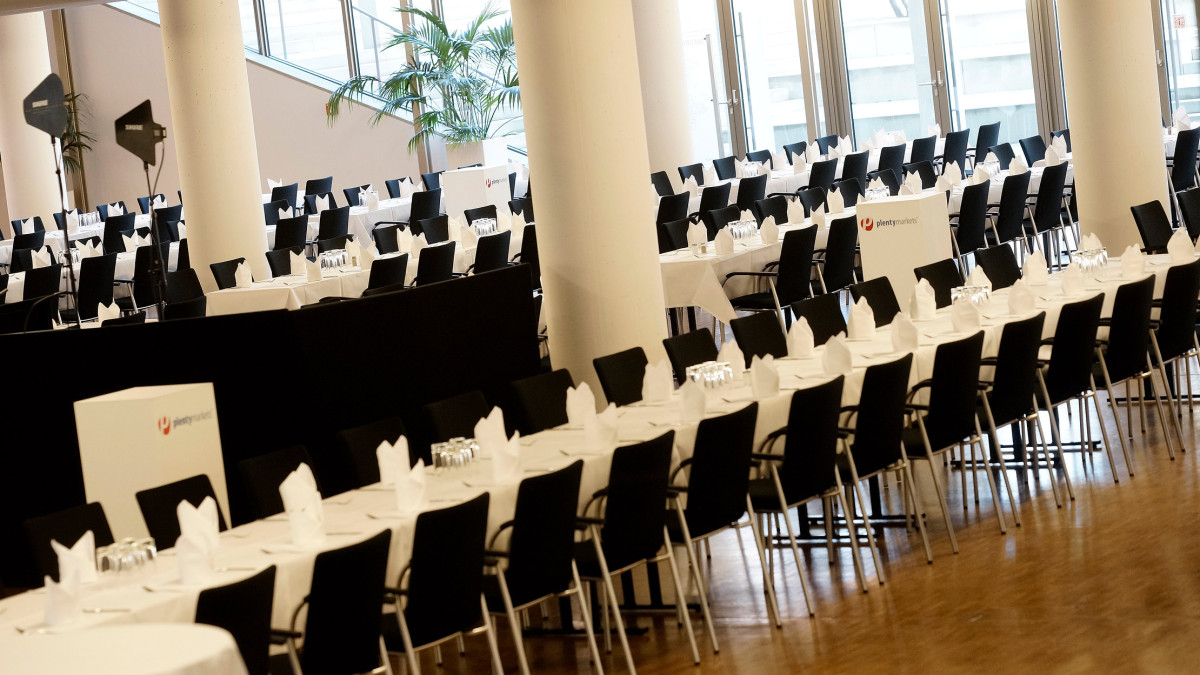 Kolonadenfoyer-bespielt-13.jpg