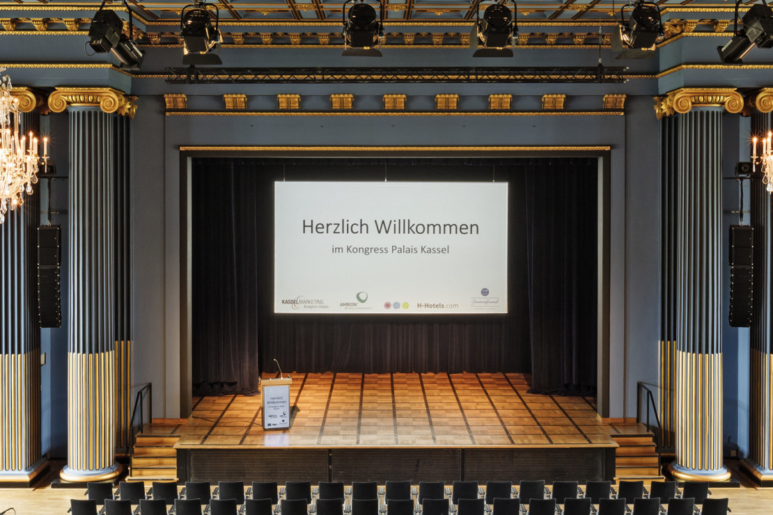 leinwand17849blauersaaloriginal_376034_4560_1648132739